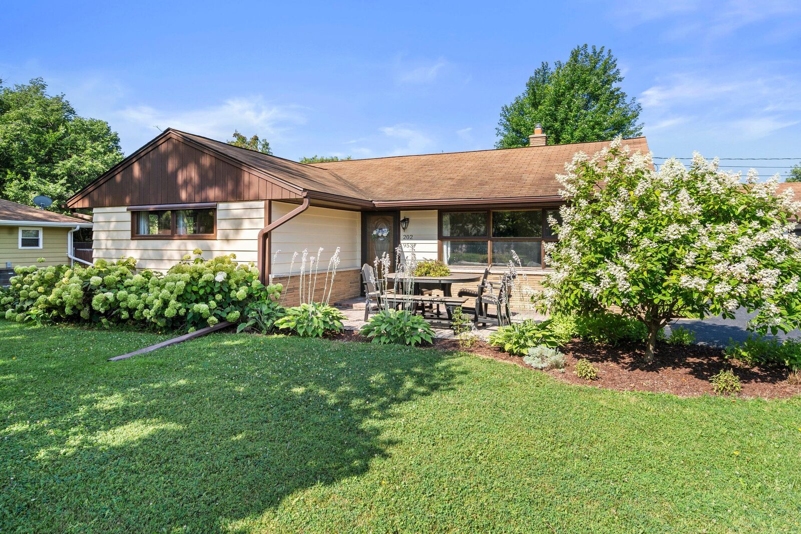 Property Photo:  W202n9537 Club Cir  WI 53051 