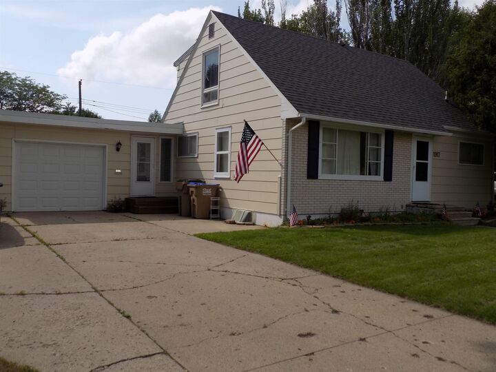 Property Photo:  1917 7th St NW  ND 58703 