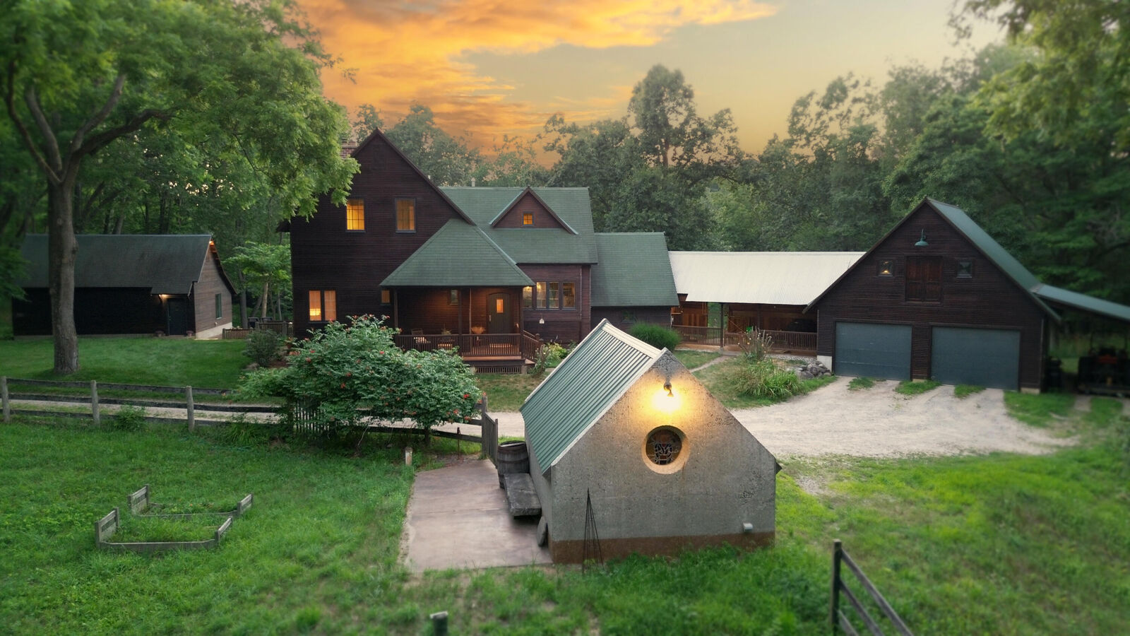Property Photo:  3705 Grand River Drive NE  MI 49525 