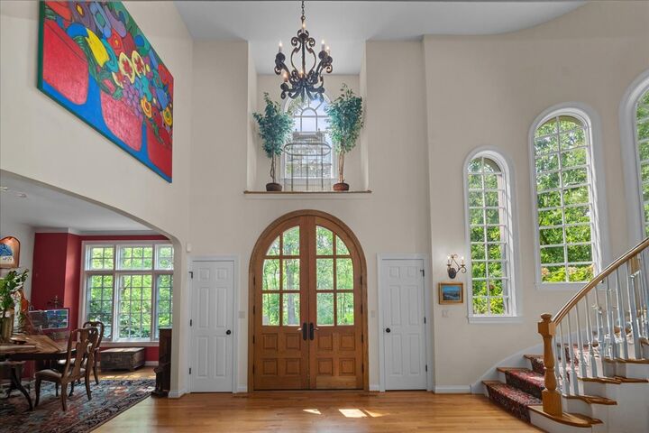 Property Photo: 1005 Hiawatha Lane IL 60015