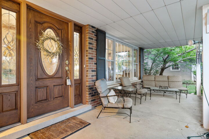 Property Photo: 2S501 Seneca Drive IL 60189