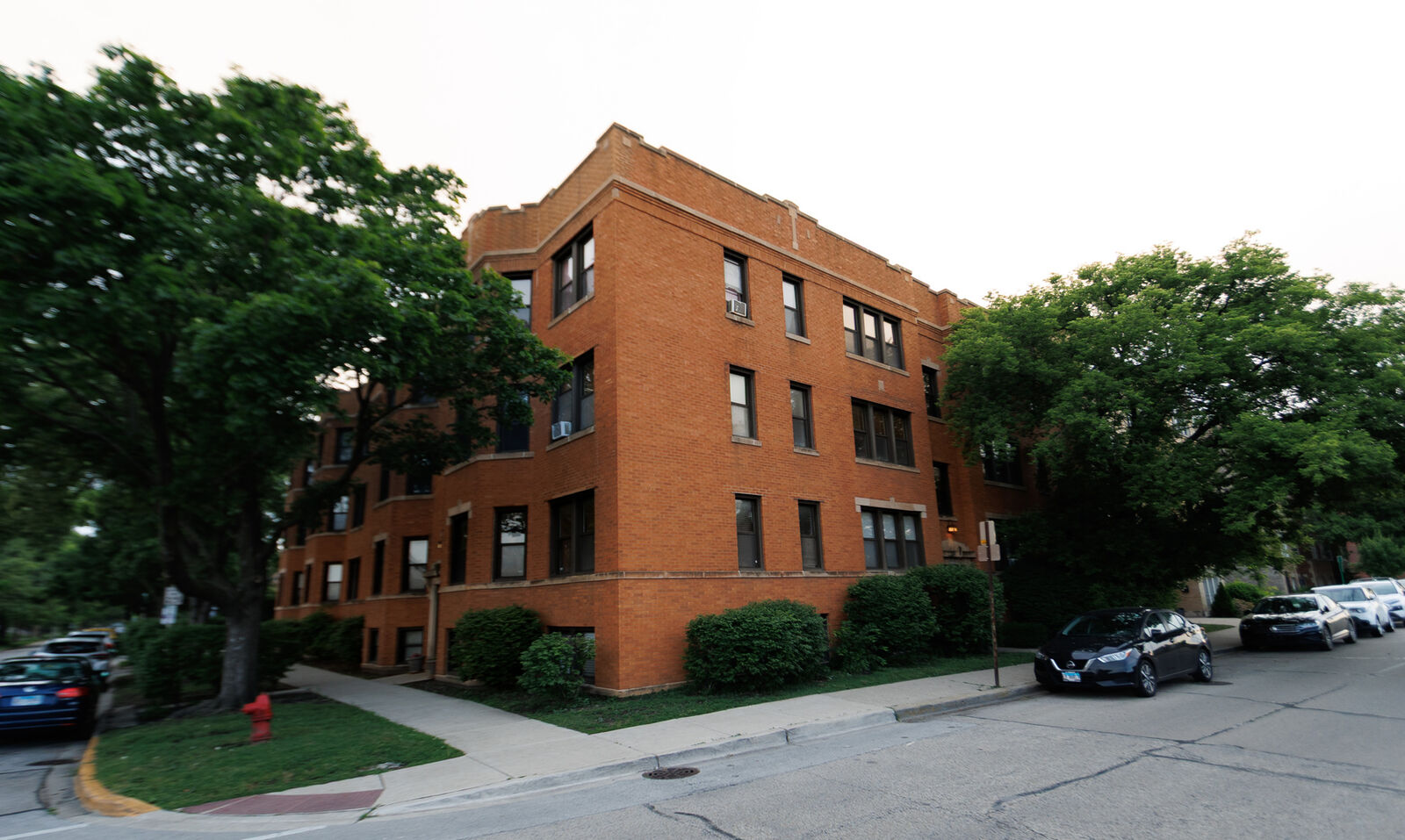 Property Photo: 644 Harrison Street 1 IL 60304