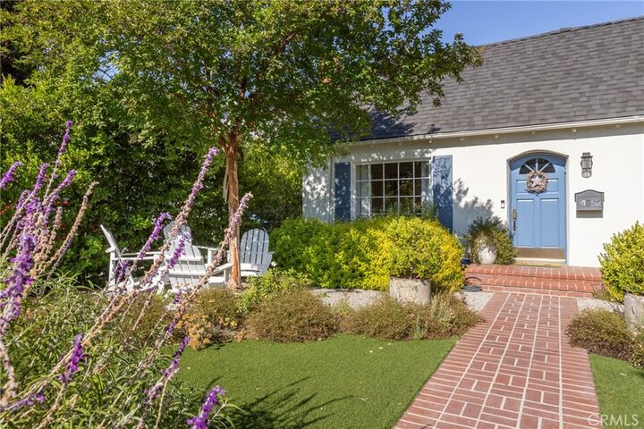 Property Photo: 4852 Ben Avenue CA 91607
