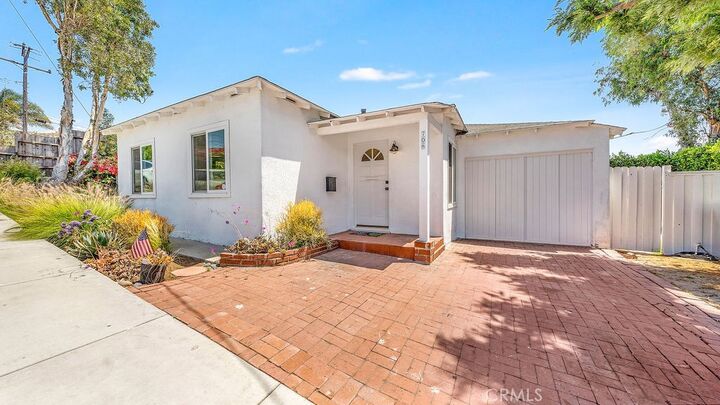 Property Photo:  708 S Redondo Avenue  CA 90266 