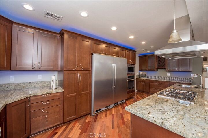 Property Photo:  9378 Palmetto Avenue  CA 92335 