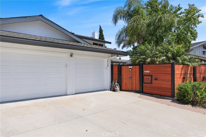 Property Photo:  2798 Redwing Circle  CA 92626 
