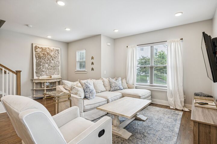 Property Photo: 220 Thompson Park Dr TN 37211