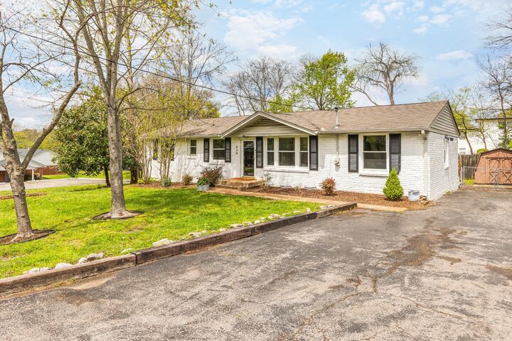 Property Photo: 630 Whispering Hills Dr TN 37211