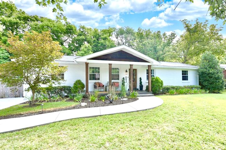 Property Photo: 692 Brewer Dr TN 37211