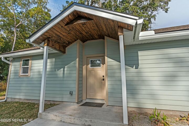 Property Photo: 1285 Azalea Drive FL 32205