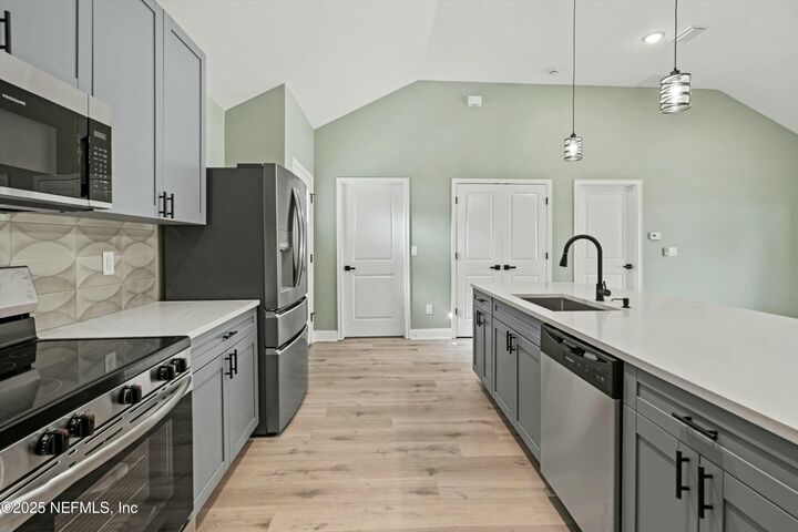 Property Photo: 1285 Azalea Drive FL 32205