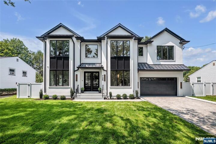 735 Bush Place  Paramus NJ 07652 photo
