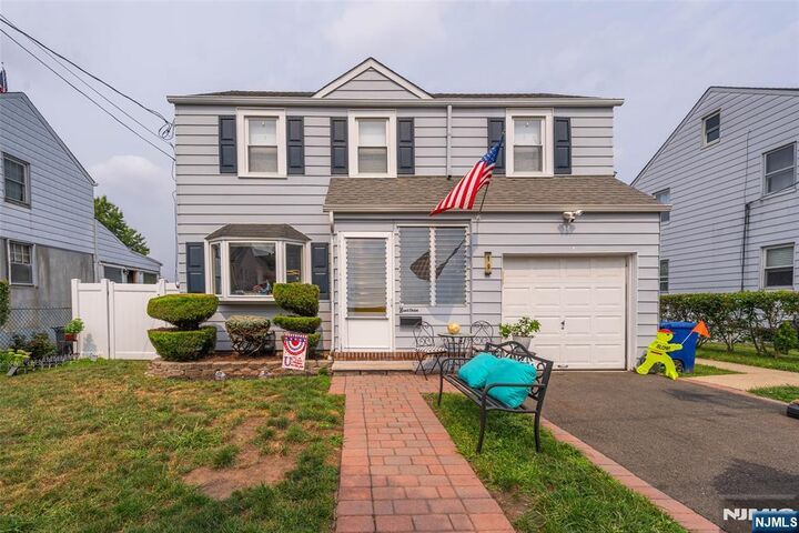 19 Pine Street  North Arlington NJ 07031 photo