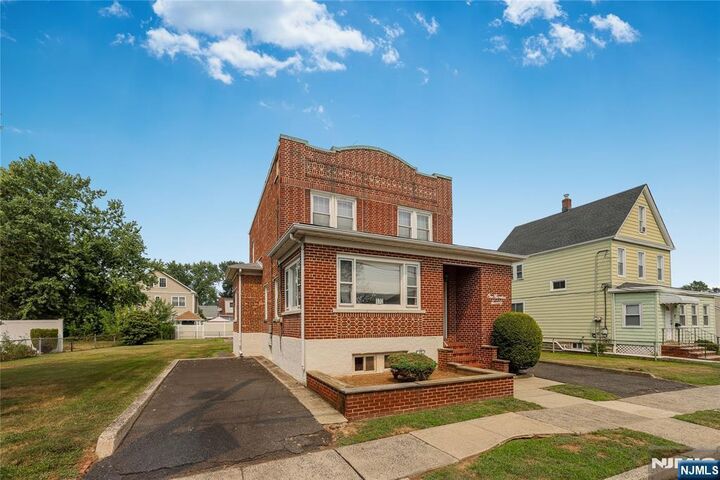 Property Photo:  170 Pake Street  NJ 07110 