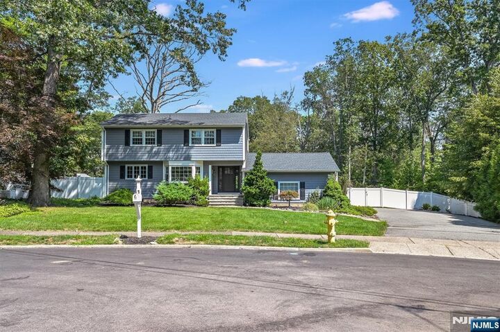 Property Photo: 11 Aspen Court NJ 07470