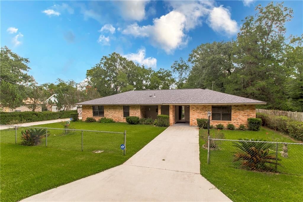 Property Photo:  125 McGary Lane  LA 70454 