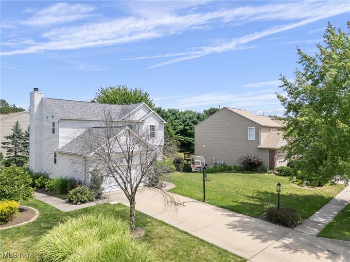 Property Photo:  2327 Crockett Circle  OH 44224 
