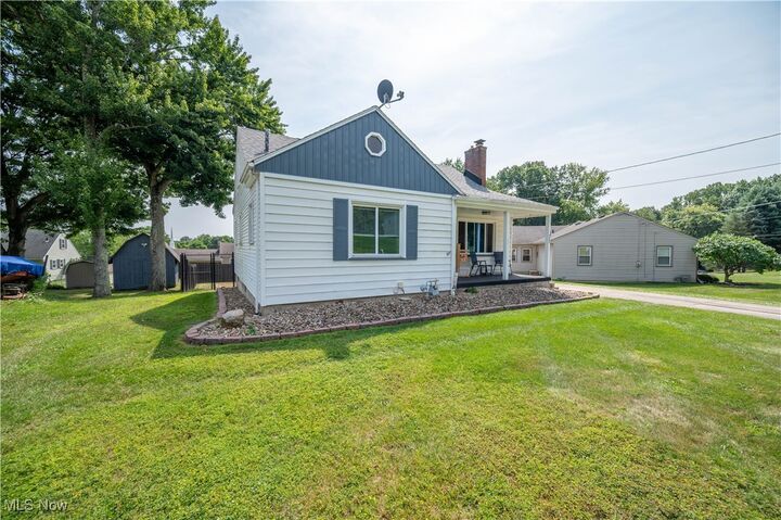 Property Photo:  2085 Chapel Hill Drive  OH 44511 
