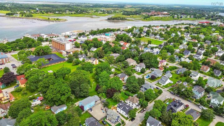 Property Photo:  14 Ryerson Court  NS B5A 1V6 
