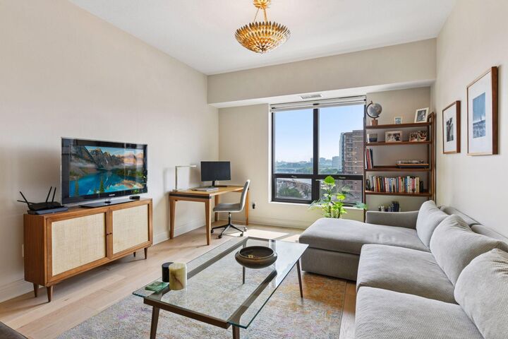 Property Photo:  100 3rd Avenue S 1001  MN 55401 