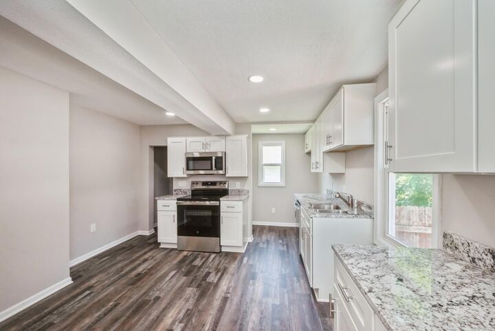 Property Photo:  1747 York Avenue  MN 55106 