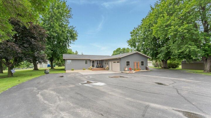 Property Photo: 40725 State Highway 28 MN 56378