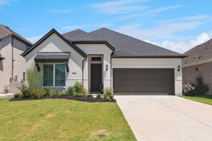 Property Photo: 4916 Walking Stick Road TX 75071