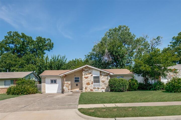 1417 Summit Street  Mesquite TX 75149 photo