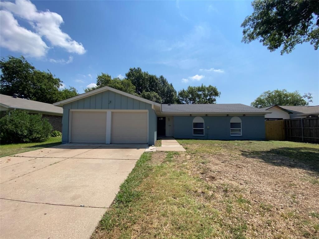 Property Photo:  3519 Winslow Drive  TX 76015