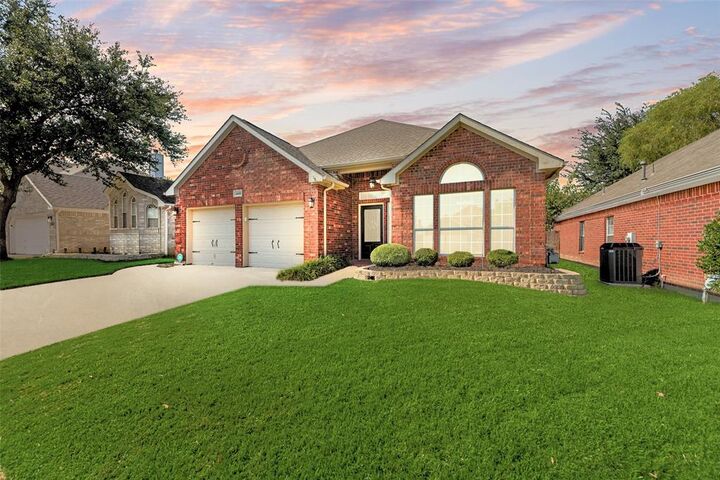 Property Photo: 4601 Angelina Way TX 76137