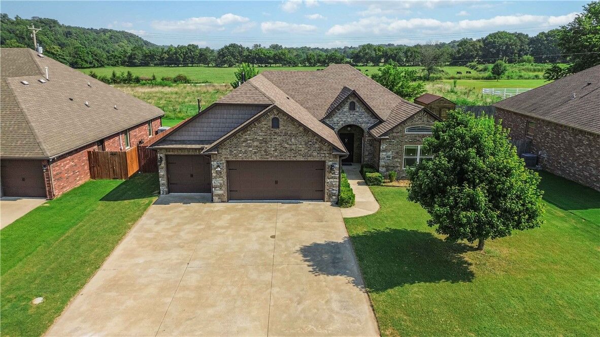 Property Photo: 209 Pebble Beach Drive AR 72718