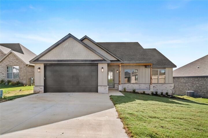 121 N Eagle Mountain Street  Prairie Grove AR 72753 photo