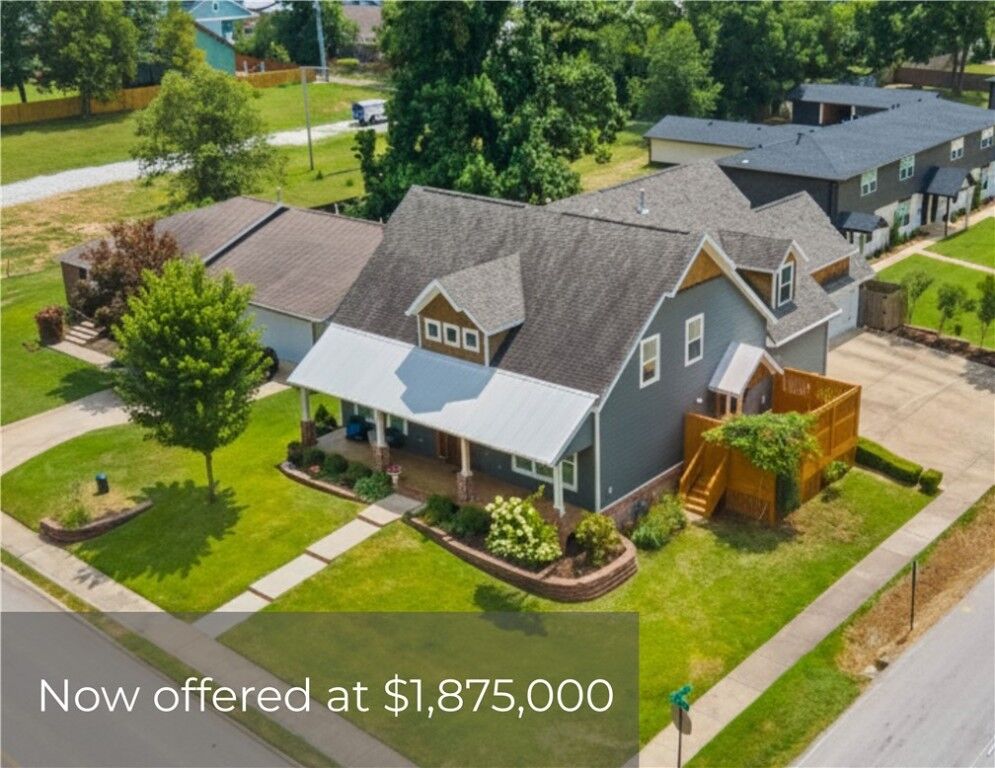 Property Photo:  415 NW 5th Street  AR 72712 