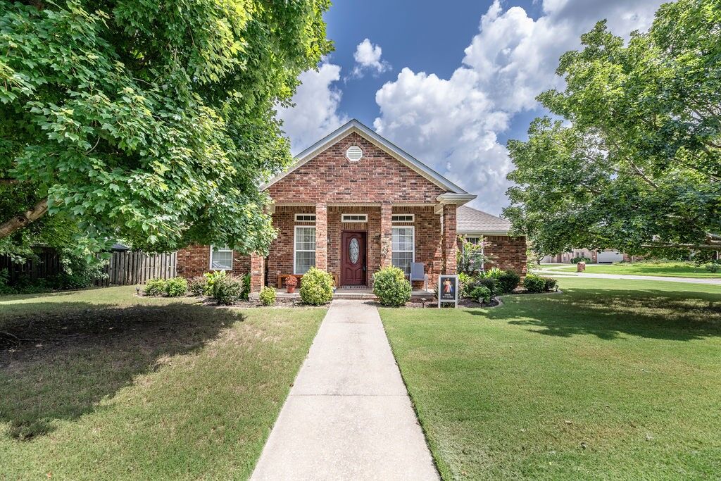 Property Photo: 12017 Riviera Place AR 72730