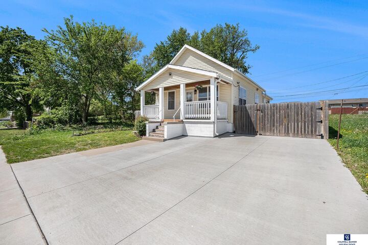 Property Photo:  1552 N 17th Street  NE 68110 