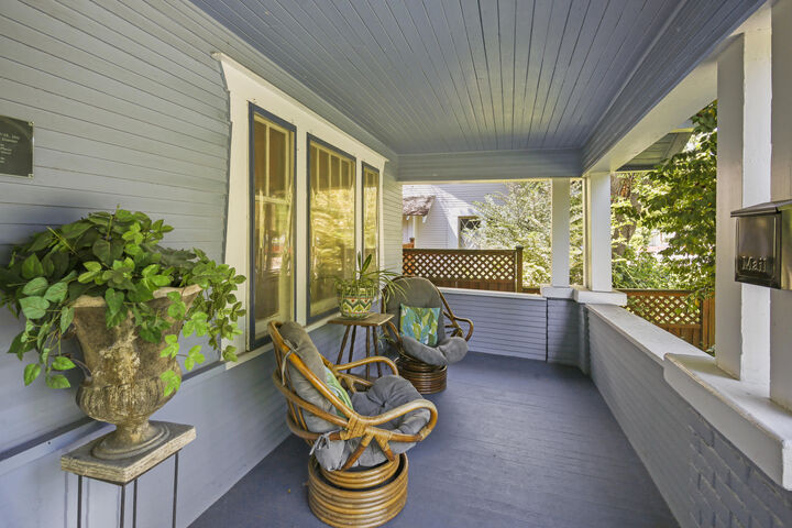 Property Photo: 109 Geneva Street OR 97504