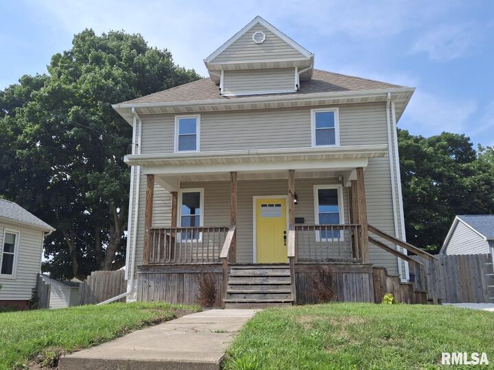 435 W Maple Street  Canton IL 61520 photo