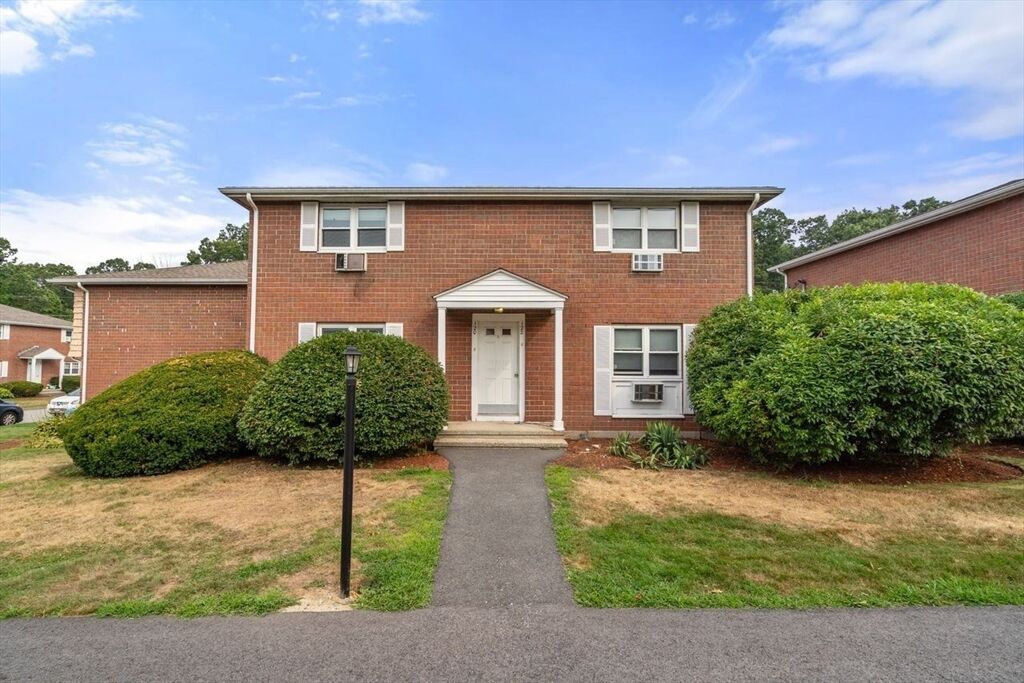 Property Photo:  120 Kingston Street 120  MA 01845 