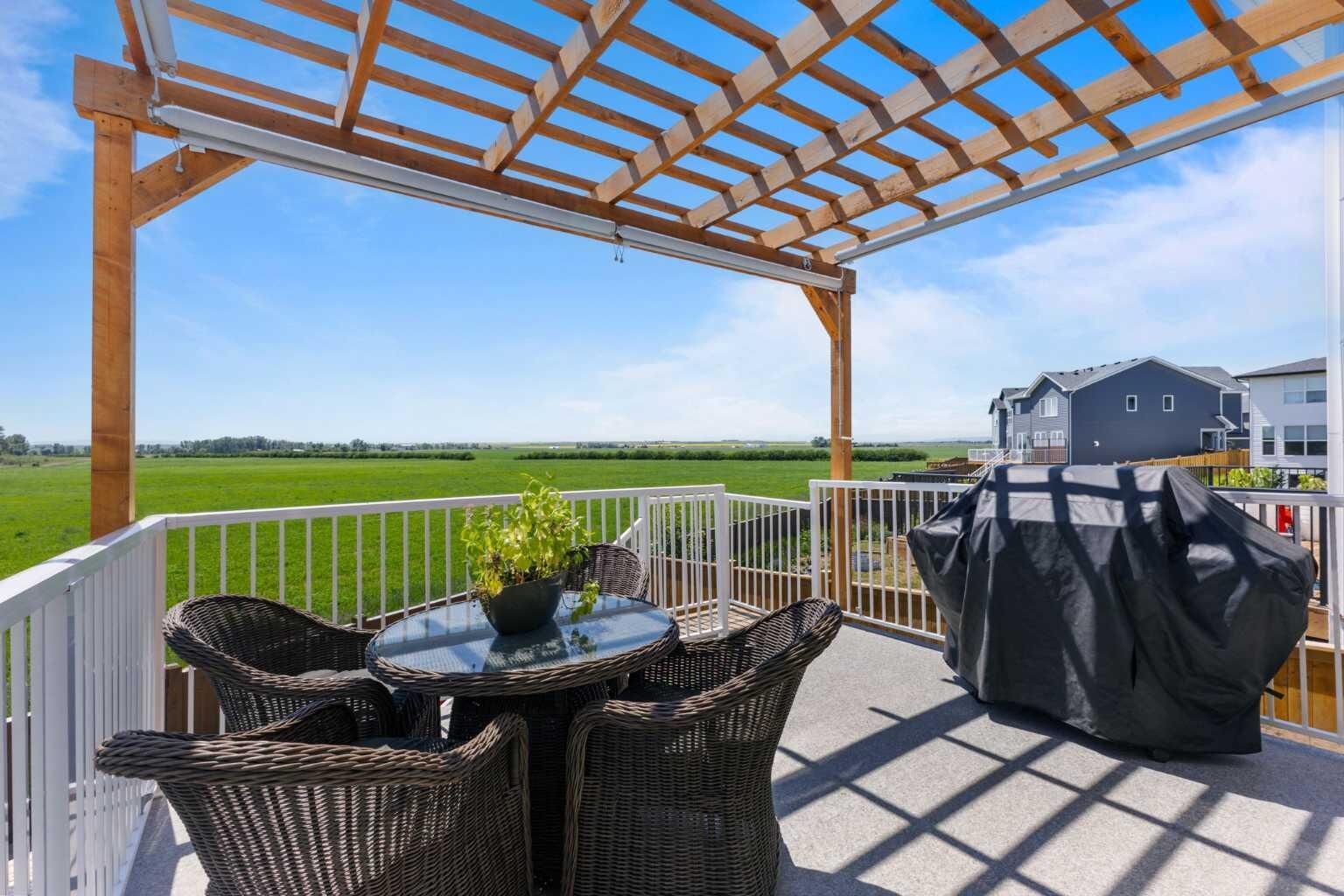 Property Photo: 307 Monterey Place SE AB T1V 0H6