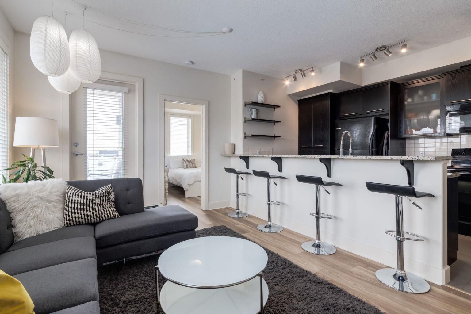 Property Photo:  3410 20 Street SW 414  AB T2T 3Z2 