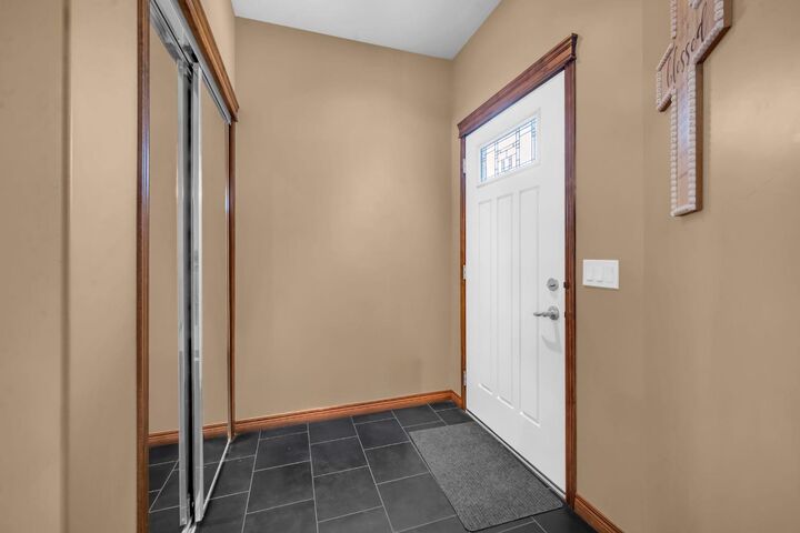 Property Photo:  1011 Kings Heights Road SE  AB T4A 0M5 