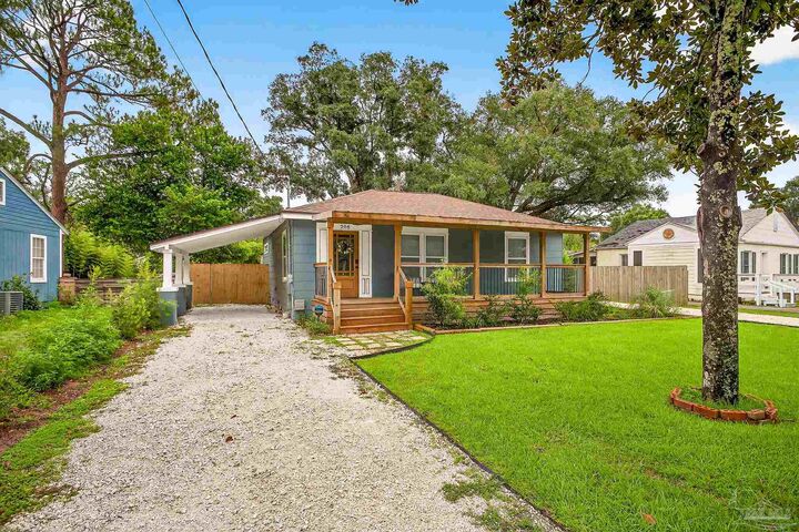 Property Photo: 208 NW Gilliand Rd FL 32507