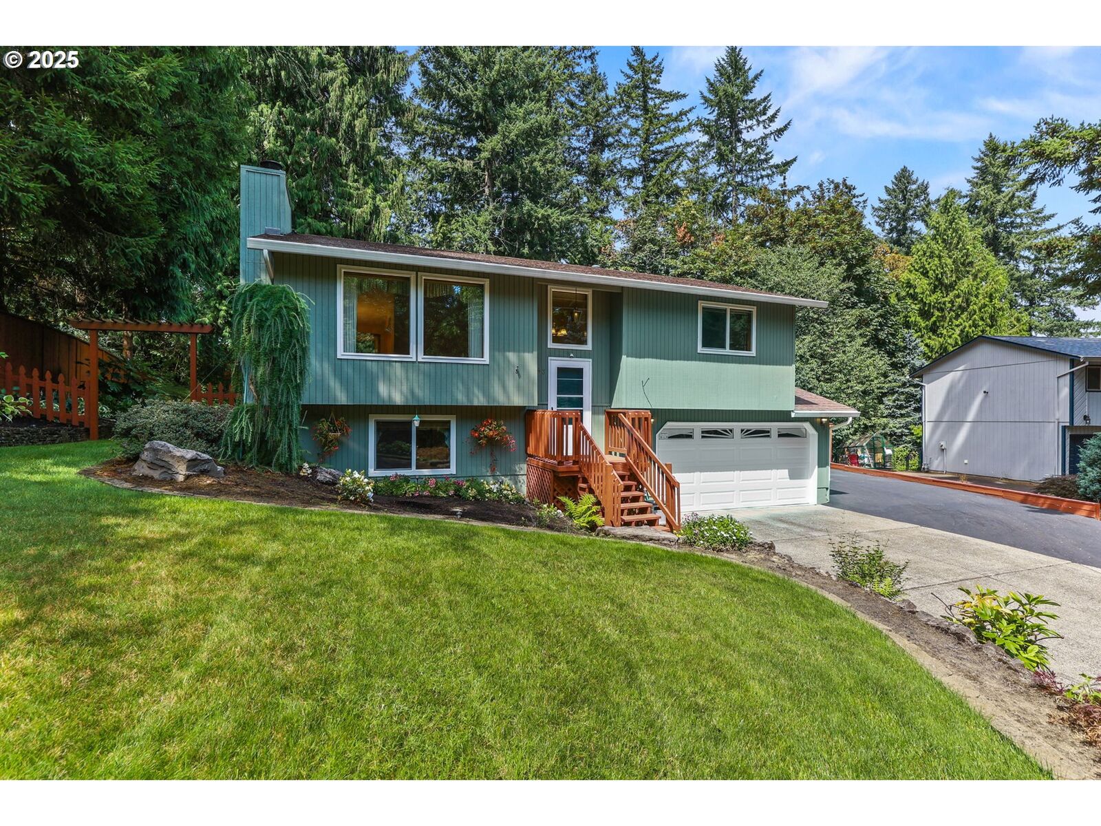 Property Photo:  6843 SE 144th Ave  OR 97236