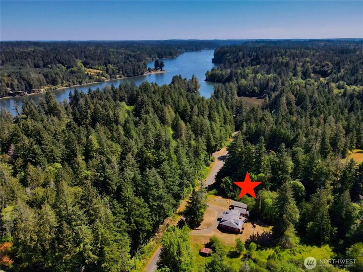 Property Photo:  80 SE Channel Point Rd  WA 98584 