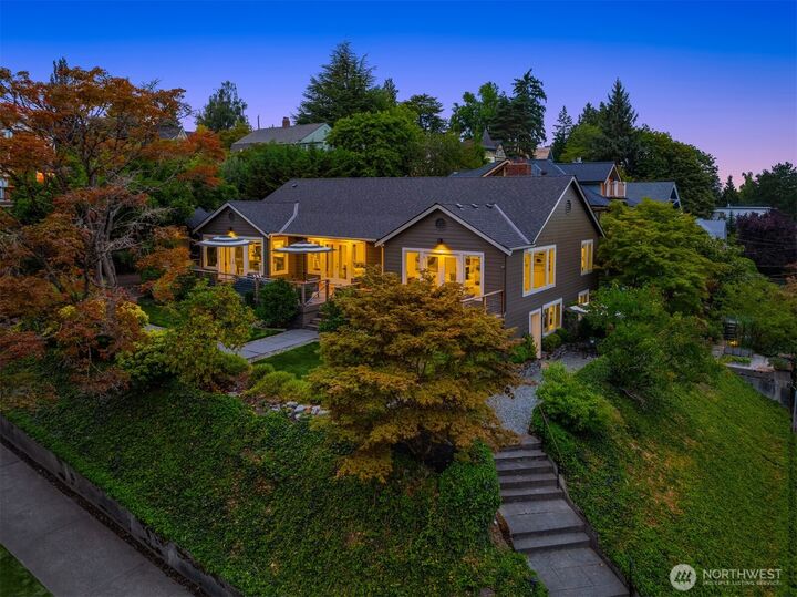 Property Photo: 3616 E Pine Street WA 98122