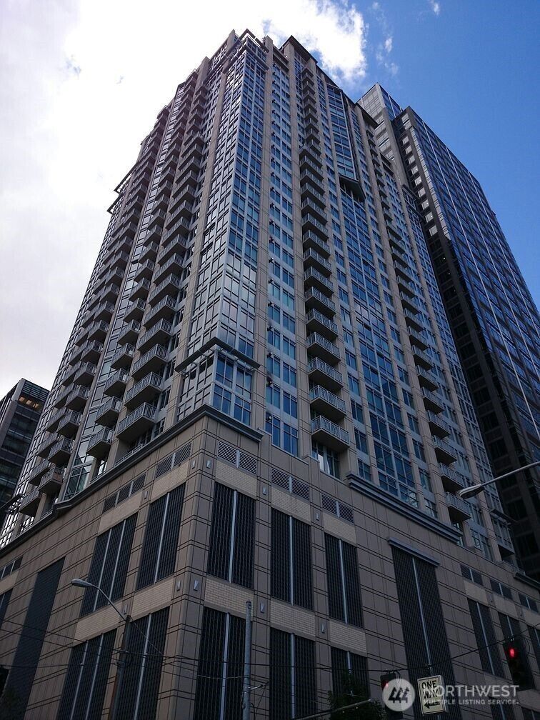 Property Photo:  819  Virginia Street 2710  WA 98101 
