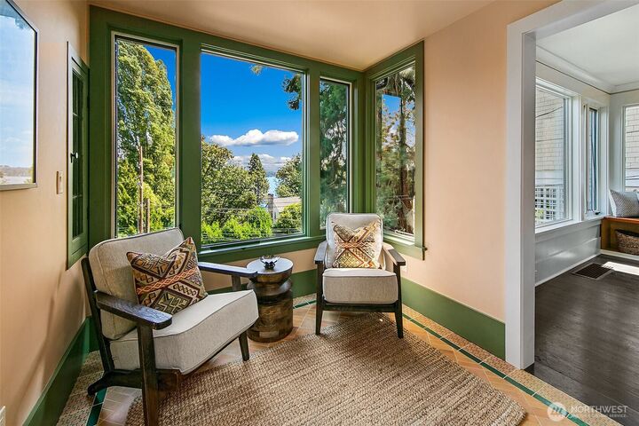 Property Photo:  1525  Madrona Drive  WA 98122 
