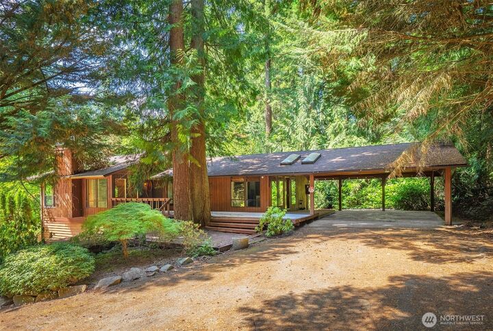 1621  290th Avenue NE  Carnation WA 98014 photo