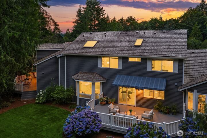 Property Photo:  13014  205th Place SE  WA 98027 