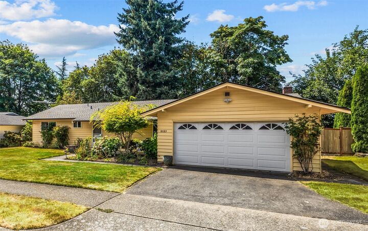 10103  162nd Place NE  Redmond WA 98052 photo